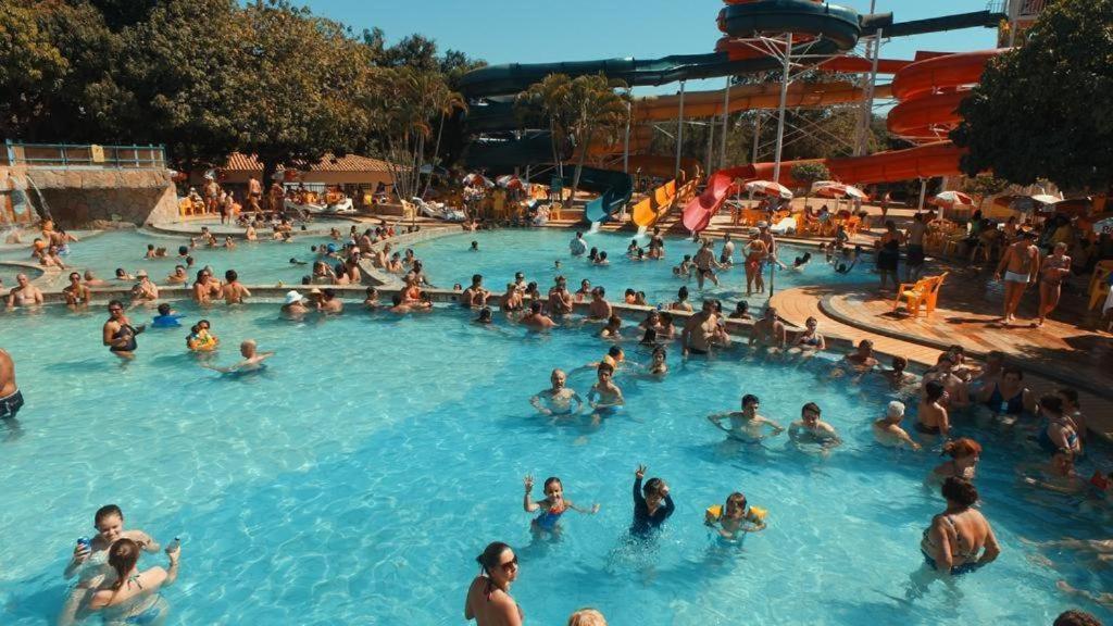 Piazza diRoma - cortesia Park diRoma, splash e Slide - com roupa de cama e banho Caldas Novas Exterior foto