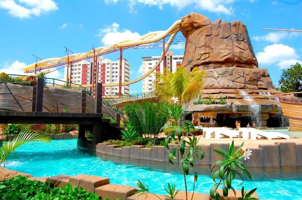 Piazza diRoma - cortesia Park diRoma, splash e Slide - com roupa de cama e banho Caldas Novas Exterior foto